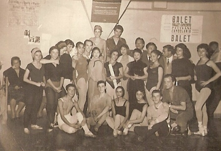 Los inicios del BAM en el año 1958 ( la Cia. en la sala de Ballet del Teatro Municipal de Santiago)